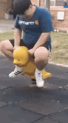 어린이용_놀이터에서_타면_안되는_이유.gif