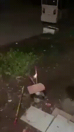 폭죽의_잘못된_위치.gif