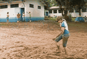 수련회에서_머드_축제에_머드팩을_안묻힐려다가.gif