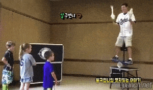아저씨_던질테니까_잘_받아요!!.gif